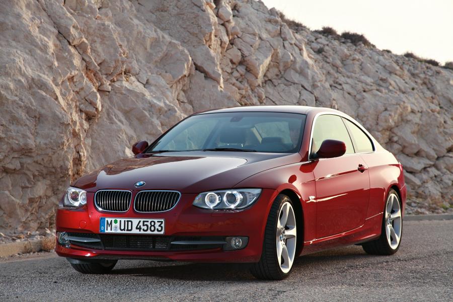  BMW 3-Series Coupe 2011 года  (фото 1 из 24)